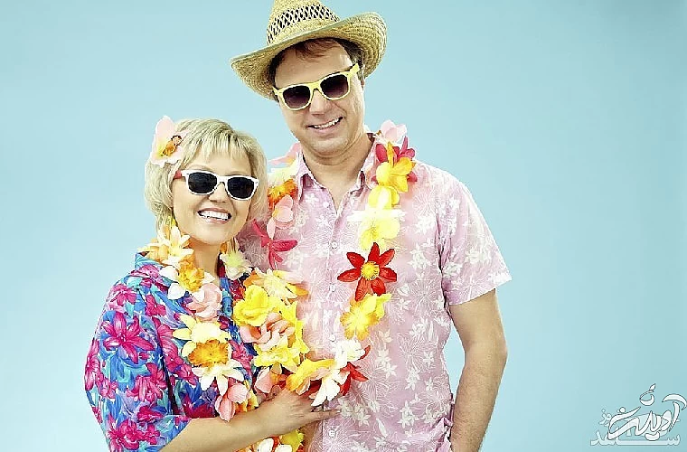 تصویر مدل با لباس هاوایی